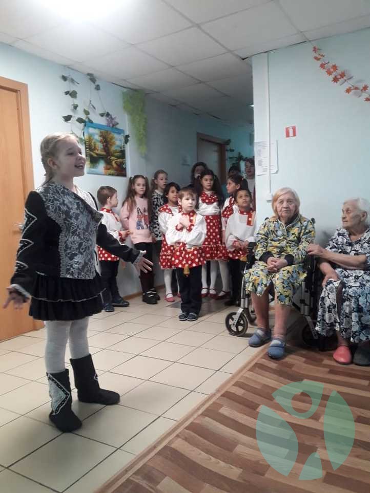 Дом престарелых г. Красноярск: Выступили с праздничной программой посвящённой международному женскому дню 8 марта